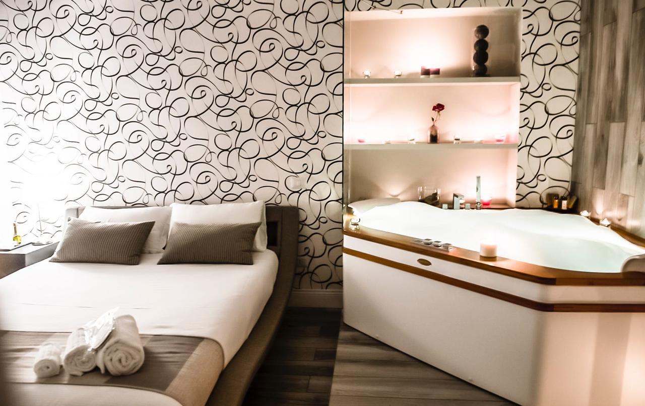 לינה וארוחת בוקר רומא Domus Tacito Luxury מראה חיצוני תמונה