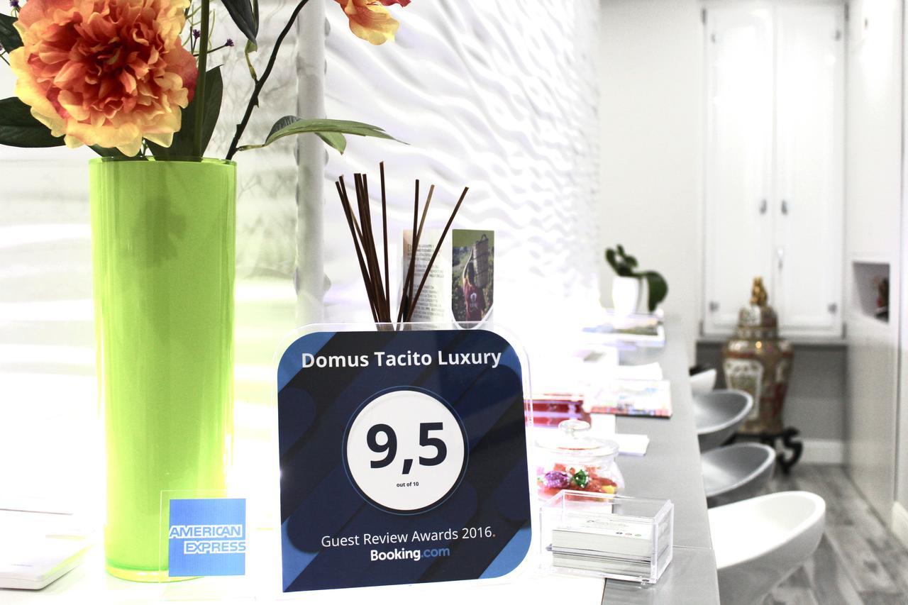 לינה וארוחת בוקר רומא Domus Tacito Luxury מראה חיצוני תמונה
