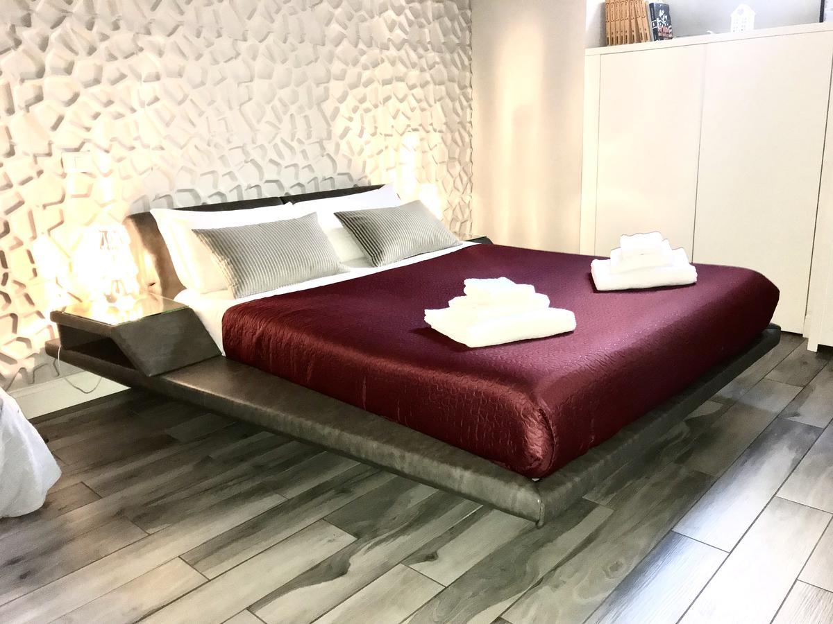 לינה וארוחת בוקר רומא Domus Tacito Luxury מראה חיצוני תמונה