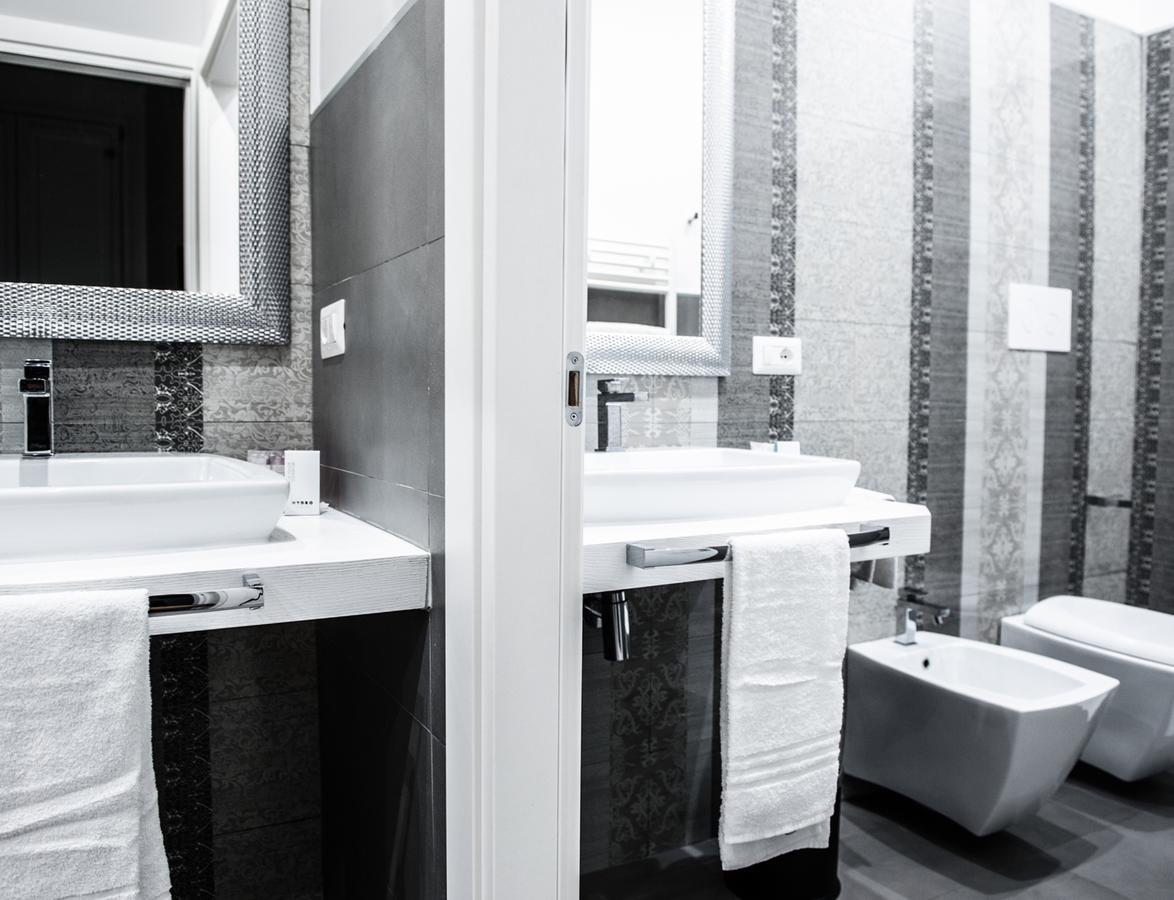 לינה וארוחת בוקר רומא Domus Tacito Luxury מראה חיצוני תמונה