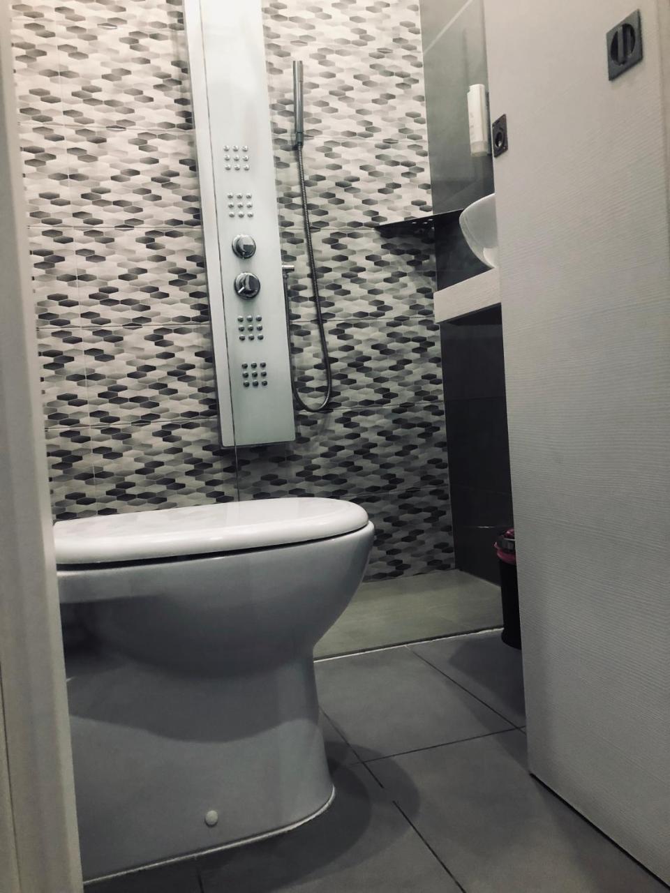 לינה וארוחת בוקר רומא Domus Tacito Luxury מראה חיצוני תמונה
